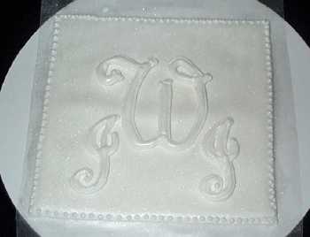 Monogramming for cake with Fondant and gum paste accessories